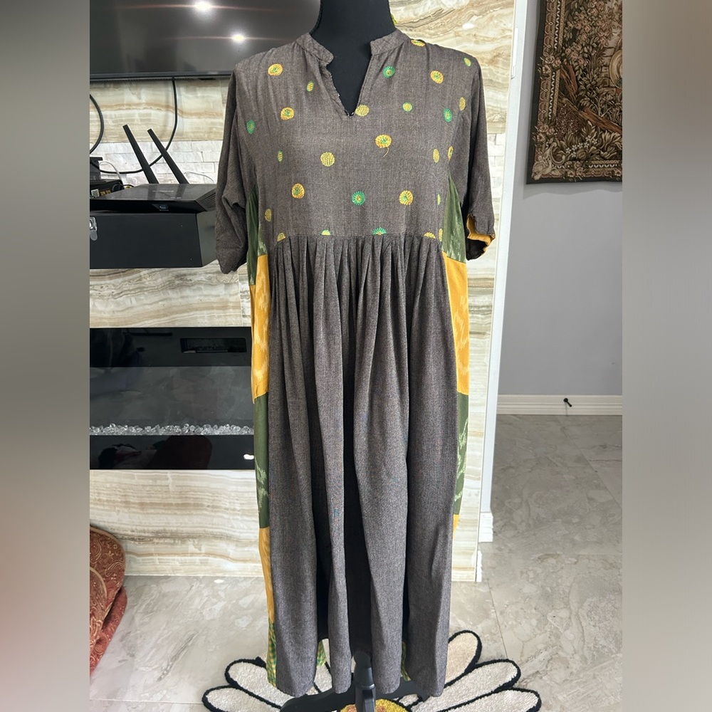 Max Gray Yellow Green Side Block V-Neck Shift Maxi.Size M